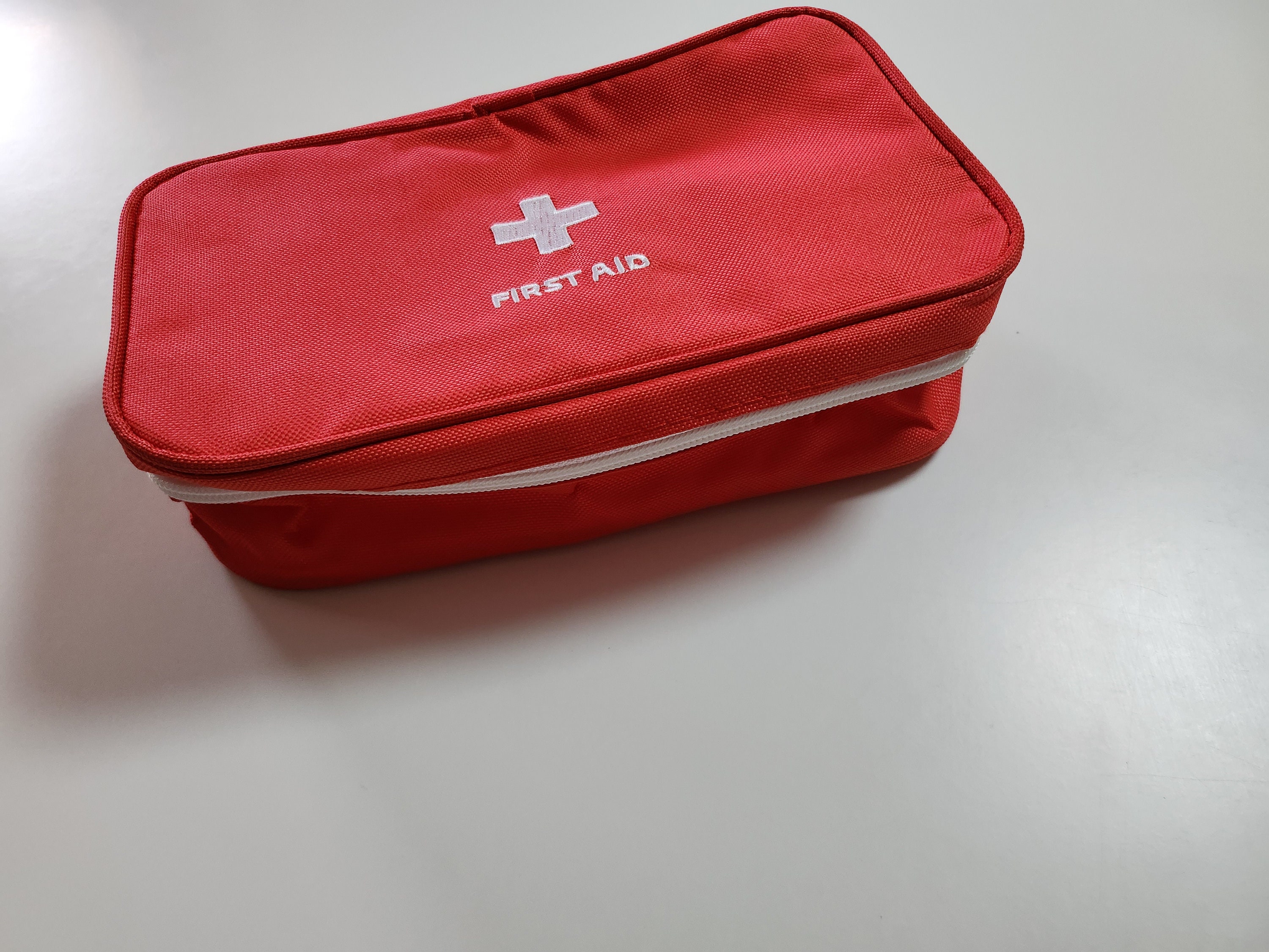 Medikamententasche Reiseapotheke Tasche - First Aid Kit Notfall