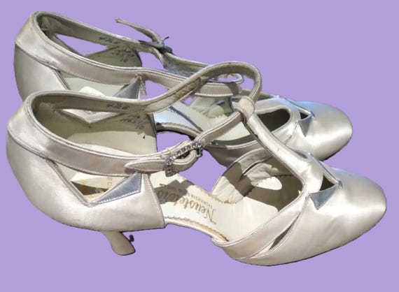 Antique Late 1920s to Early 1930s Flapper Deco Cream and Silver