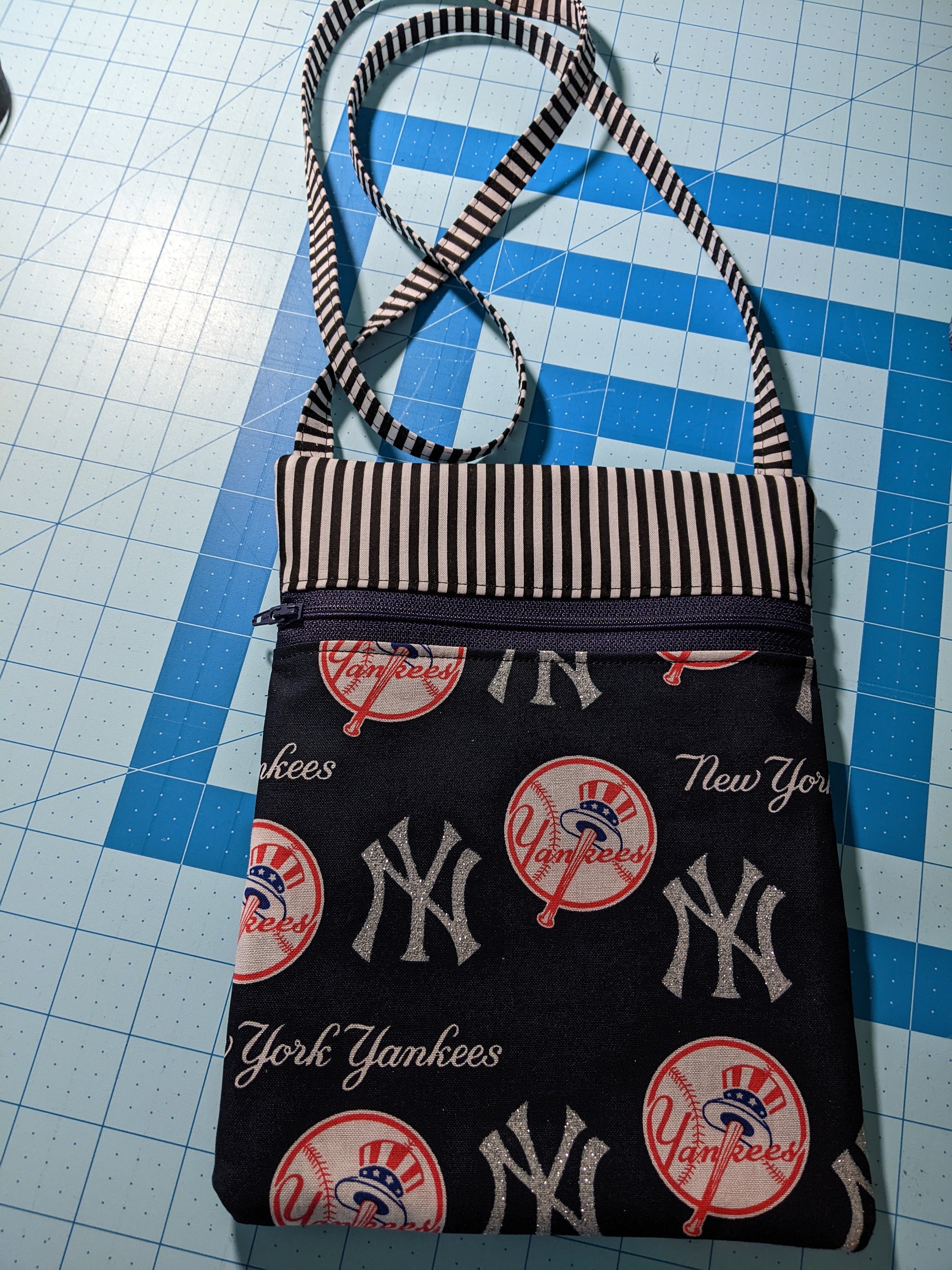 new york yankees crossbody bag