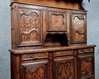 Bressan dressoir met twee delen in walnoot en wortelhout, circa 1880