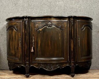 Sideboard im Louis XV-Stil aus lackiertem und gebeiztem Holz um 1900