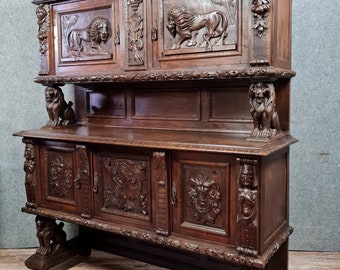 buffet renaissance en noyer massif avec sa patine d'origine vers 1850