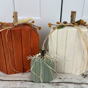 Calabazas de madera rústicas / Decoración de otoño