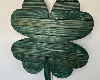 St Patricks Day Shamrock Wall Hanging / Irish decor / Four Leaf Clover / Home Decor