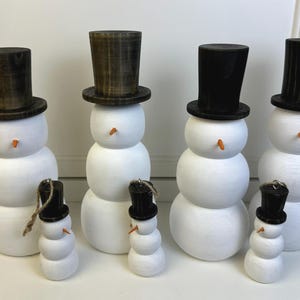 Bonhomme de neige en bois tourné à la main / Décoration hivernale en bois / Décoration de Noël / Plateau à plusieurs niveaux