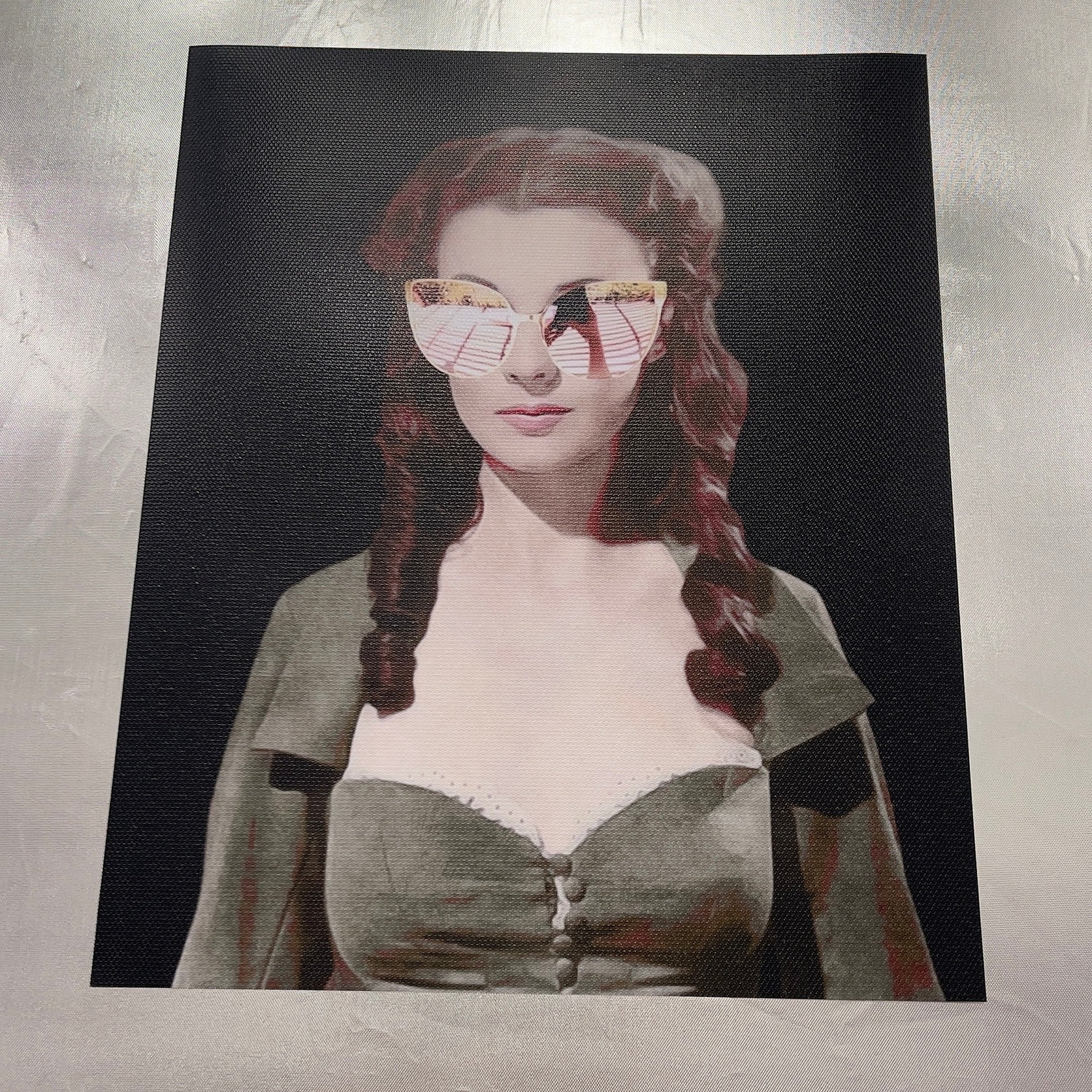 Unique Linda Cardellini Wall Art: Gift For Her - v4kxsnq