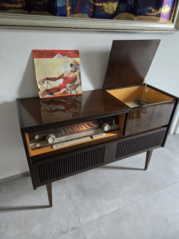 Vintage Nordmende IMMENSEE Radio and Record Player Cabinet