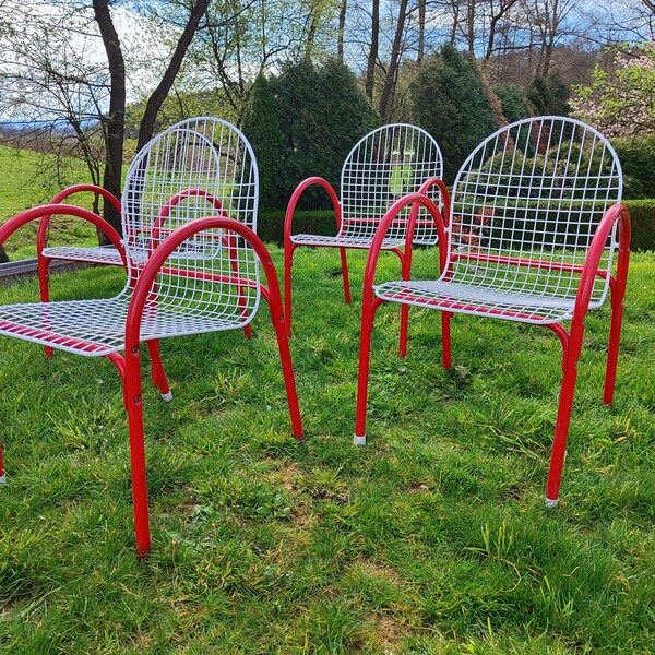 Vintage 1 sur 2 chaises de jardin en métal rouge et blanc / Pop Art Memphis Design / Yougoslavie des années 80 / Net Chair / Chaises Meblo Mesh