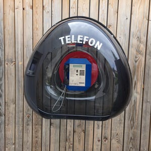 Budka telefoniczna / Stara budka telefoniczna / Stary telefon / Telefon retro / Iskra / Telefon Iskra / Lata 90.