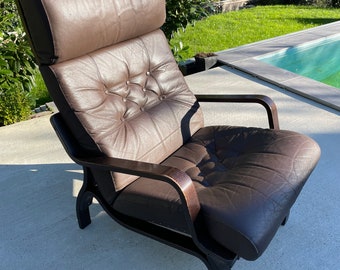 Brown Leather  Chair / Lounge Arm Chair / 70s / Lounge chair / Retro Lounge Chair/Retro chair/ Yugoslavian