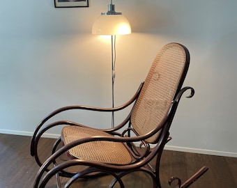 Chaise à bascule en bois courbé / Chaise à bascule Thonet / Chaise à bascule rétro / Chaise à bascule ancienne / Style bohème / Chaise à bascule élégante / Belle