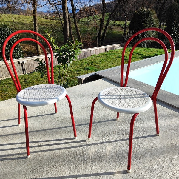 1 of 2 Vintage red and white Metal Chair / Patio chair / dining chair / Space age / retro /1980s / balcony chair/ Yugoslavian chair