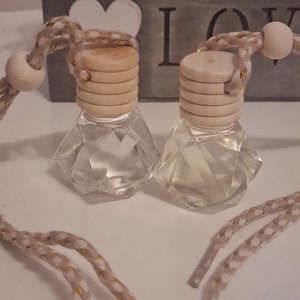 Car fragrance diffuser