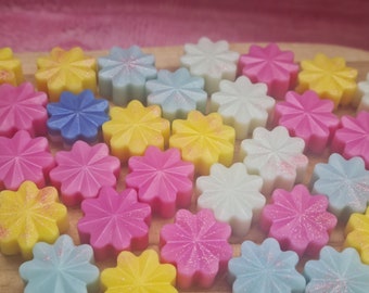 Scented coconut wax flower fondant