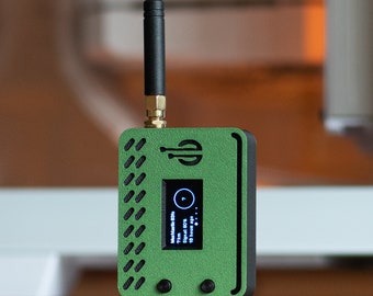 Dashy - Powered by Meshtastic, Off-grid communication, Heltec V3, Outdoor Adventure Gear, Open-Source Walkie Talkie, Rechargeable