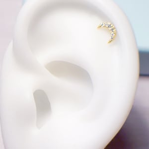 16g moon Internally Threaded Labret Cartilage Stud cz flat back
