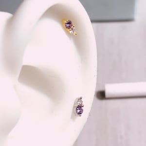 Amethistmix dubbele diamant 18 g conch-kraakbeenoorbellen, minimalistische oorbellen, kraakbeenstekers, 925S-tragusstekers