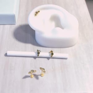Peridot climber conch cartilage 18g Stud Earrings, Minimalist Earrings,Cartilage Studs,925S  Tragus Studs