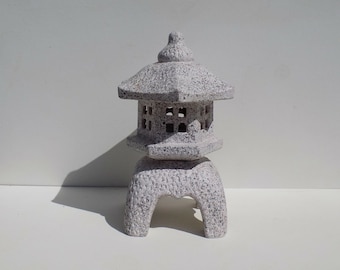 8 1/4" Ceramic Pagoda Lantern Garden Ornament Shinsaku-Yukimi 74-1