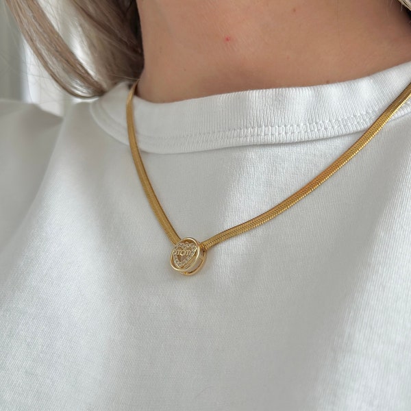Mom Necklace by Sealight Jewelry - Minimalistic Design - Stainless Steel Gold Plated  - Mother’s Day Gift Idea For Her