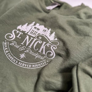 Embroidered Christmas Sweatshirt, Christmas Apparel, Vintage, Christmas Crewneck, Christmas Tree Sweater, Holiday Sweaters for Women, Santa
