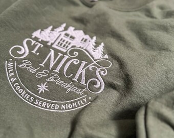 Embroidered Christmas Sweatshirt, Christmas Apparel, Vintage, Christmas Crewneck, Christmas Tree Sweater, Holiday Sweaters for Women, Santa