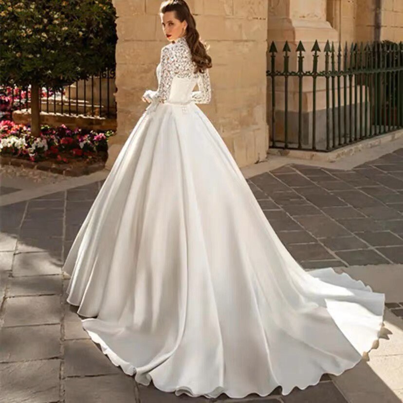 Vintage Ball Gown Strapless Satin Tulle Lace Feather Long Wedding Dresses C4364 main image 0