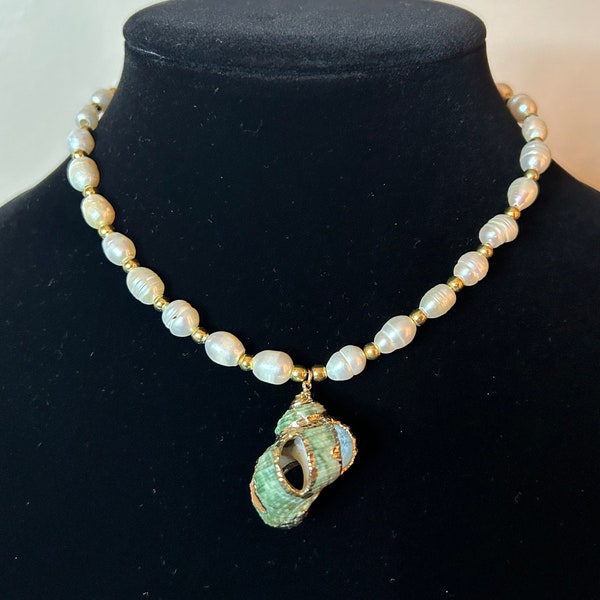 Green Shell Pearl Necklace