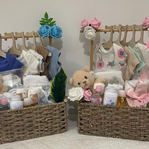 Wiszący kosz na prezent na baby shower/kosz