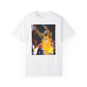 Shaquille O&#39;Neal Finals Iconic Moment Unisex T-shirt, Basketball Tee, Sports Fan Shirt, Lakers Championship Top, Vintage Style Apparel