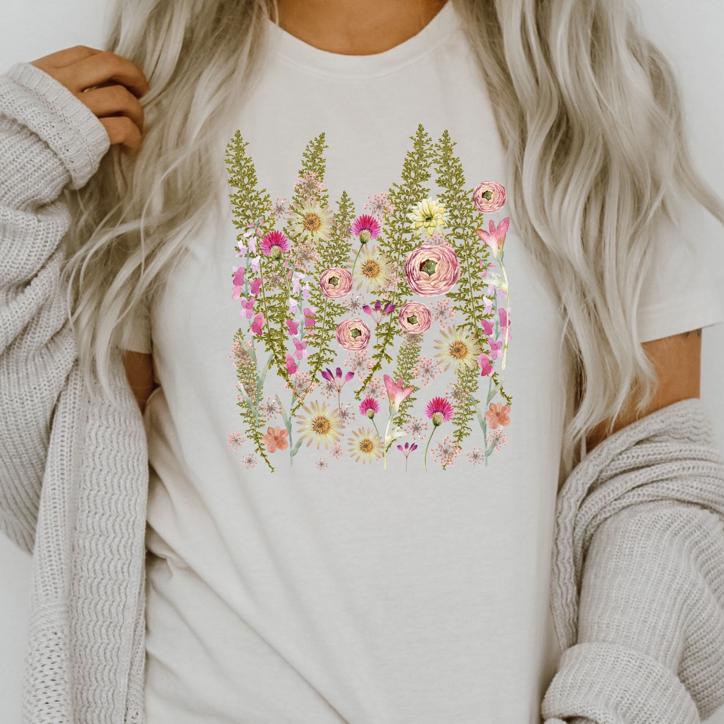 WHITE RETRO WILDFLOWER GRAPHIC TEE main image 1