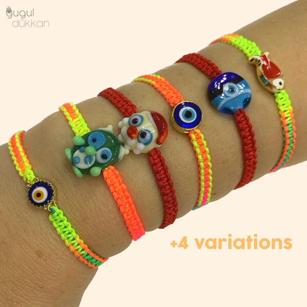 Bracelets d'été colorés tricotés à la main avec des perles de verre faites à la main