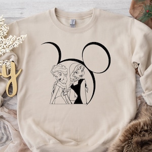 Elsa & Anna Svg, Elsa Anna Vector, Frozen Shirt Svg, Download digitale, Taglio in vinile, File in formato Svg per Cricut, Taglio stampabile, png svg, Mickeyy Svg