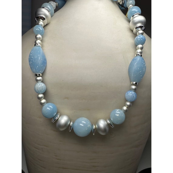 Vintage Blue Bead and Silvertone Necklace