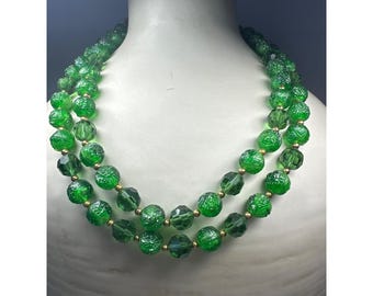 ブレスレット LESS IS MORE green bead necklace Vintage Lisner (1950's) Green Translucent Beaded Necklace - Etsy