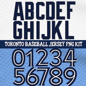 以下が含まれることがあります： 野球のユニフォーム用のアルファベットと数字が描かれたデジタルグラフィック。文字と数字は白の縁取りのある濃い青色です。「TORONTO BASEBALL JERSEY PNG KIT」の文字も含まれています。