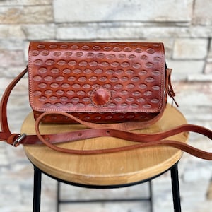 Hand Tooled Mexican Crossbody, Mexican Purse,  Leather Crossbody, Bolsa Artesanal- Bolsa de Piel Mexicana, Genuine Leather Bag