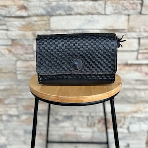 Hand Tooled Mexican Crossbody, Mexican Purse,  Leather Crossbody, Bolsa Artesanal- Bolsa de Piel Mexicana, Genuine Leather Bag