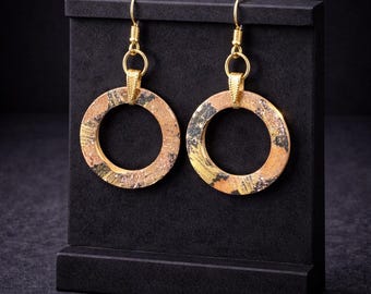 Pendientes colgantes de mármol de bronce / Pendientes ligeros de resina con un cálido brillo dorado
