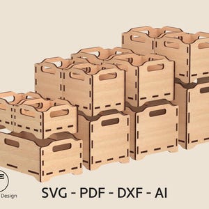 Może przedstawiać: Zestaw drewnianych skrzyń do przechowywania w r&oacute;żnych rozmiarach, ułożonych w stos. Każda skrzynia ma uchwyt i jest wykonana z jasnobrązowego drewna. Obraz zawiera tekst "SVG - PDF - DXF - AI" oraz logo "Teunique Design."