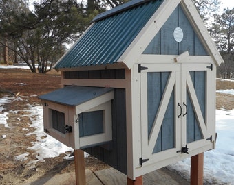 How to build a chicken coop. Easy build plans with instructions and photos. Ideal for 4-8 birds.