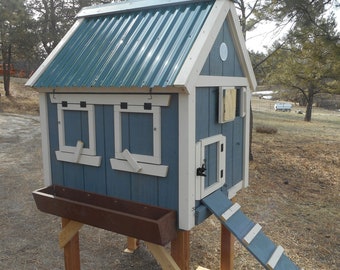 Chicken Coop Plans, photos and instructions for a flock of 4-8 birds. Easy build plans in both METRIC and IMPERIAL measurements