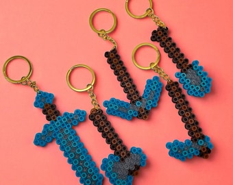 Handgemachter Pixel Diamant Werkzeug Schlüsselanhänger – Perler Bead Gamer Anhänger