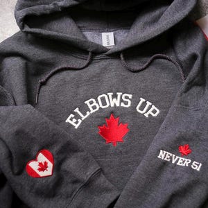 Jamais 51 brodés Canada, coudes levés avec broderies sur les manches, chemise Canadian Pride, fabriquée au Canada, chemise patriotique fière canadienne
