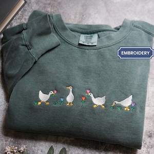 Canard brodé canard oie T-shirt couleurs confort, canards et fleurs brodés ultra doux, t-shirts monochromes