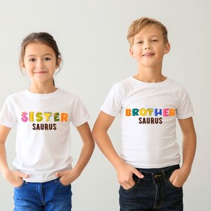 Dino Four bijpassende familieshirts, 4e verjaardag shirt, Mamasaurus, Dadasaurus, Mama Dinosaur, Dino Party, aangepaste verjaardag, Dinosaur Outfit afbeelding 3