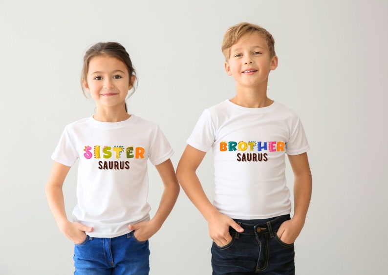 Dino Four bijpassende familieshirts, 4e verjaardag shirt, Mamasaurus, Dadasaurus, Mama Dinosaur, Dino Party, aangepaste verjaardag, Dinosaur Outfit afbeelding 3