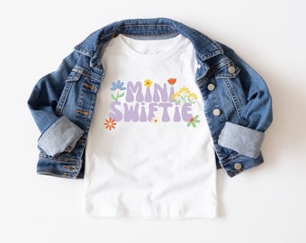 Chemise enfant mini Swiftie, chemise jeunesse Mini Swiftie, produits dérivés Taylor Swiftie pour enfants, haut Taylor Swift pour enfants, maman Swiftie, cadeau Swiftie, bébé Swiftie