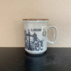 DUNOON Vintage CERAMICS 1970s Made in Scotland Vintage LONDON Coffee Mug / Tea Cup 10 oz. - Preowned