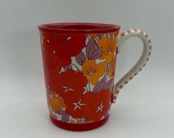 Taza Lyla Color Roja de ANTHROPOLOGIE, 266 ml (9 oz). - Usada.